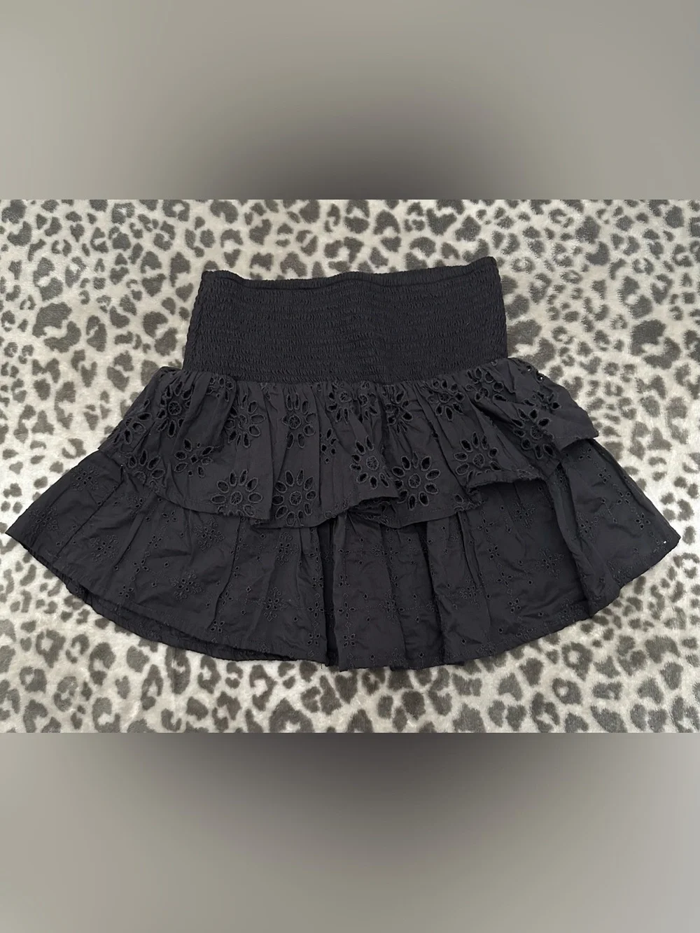 American Eagle Smock Waist Eyelet Tiered Mini Skirt in Black / Dark Gray Size XS - Picture 4 of 14